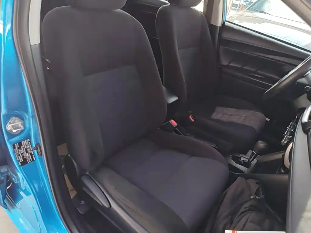 Toyota Yaris L — миниатюра 25