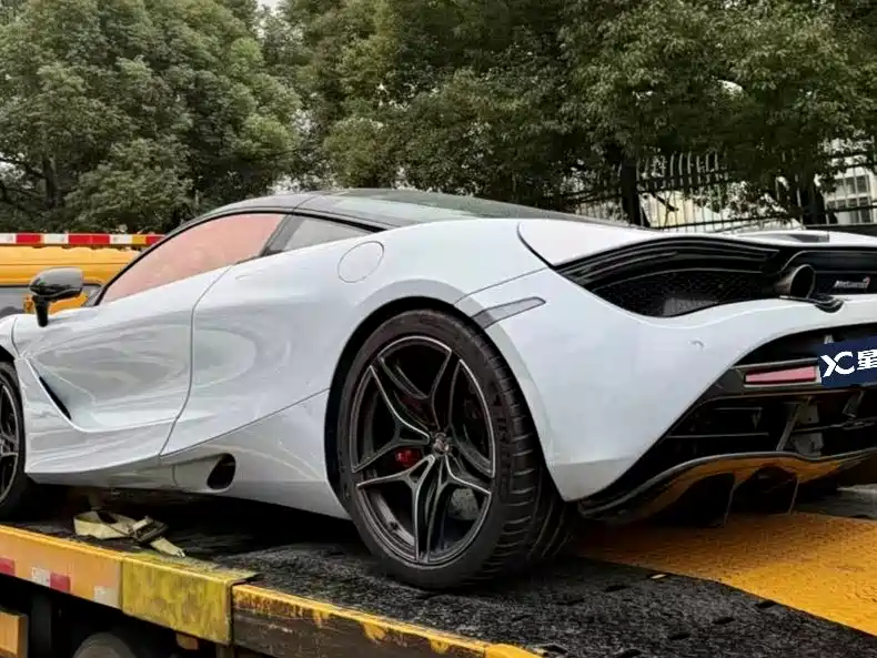 MCLAREN 720S