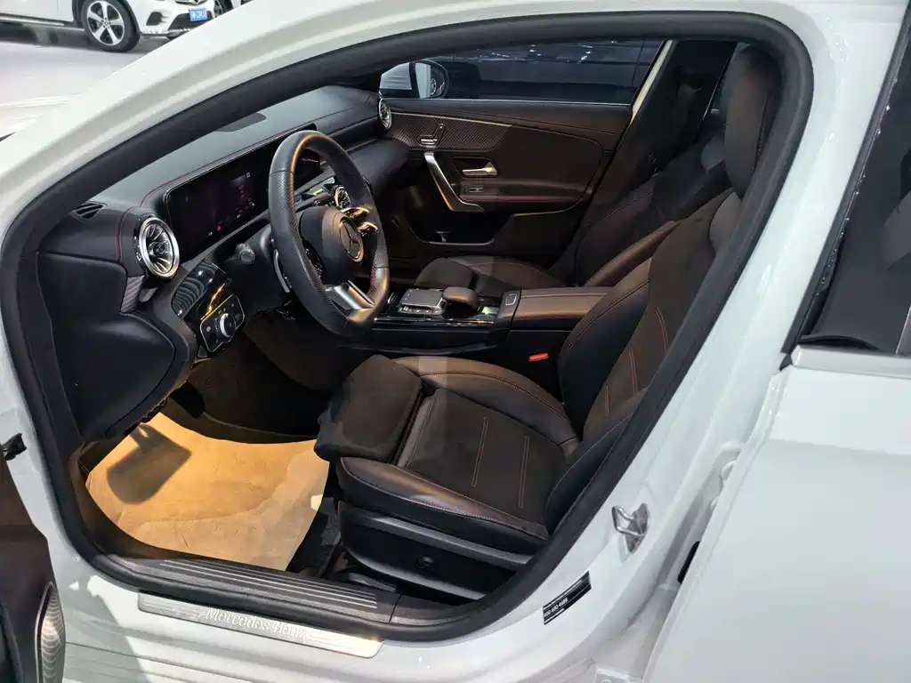 Mercedes-Benz A-Class — миниатюра 6