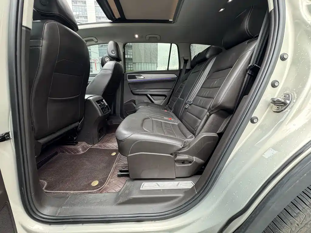 Volkswagen Teramont — миниатюра 6