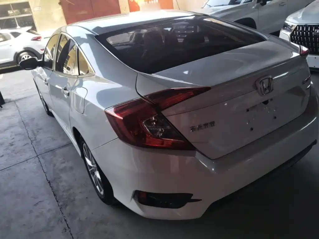 Honda Civic — миниатюра 5