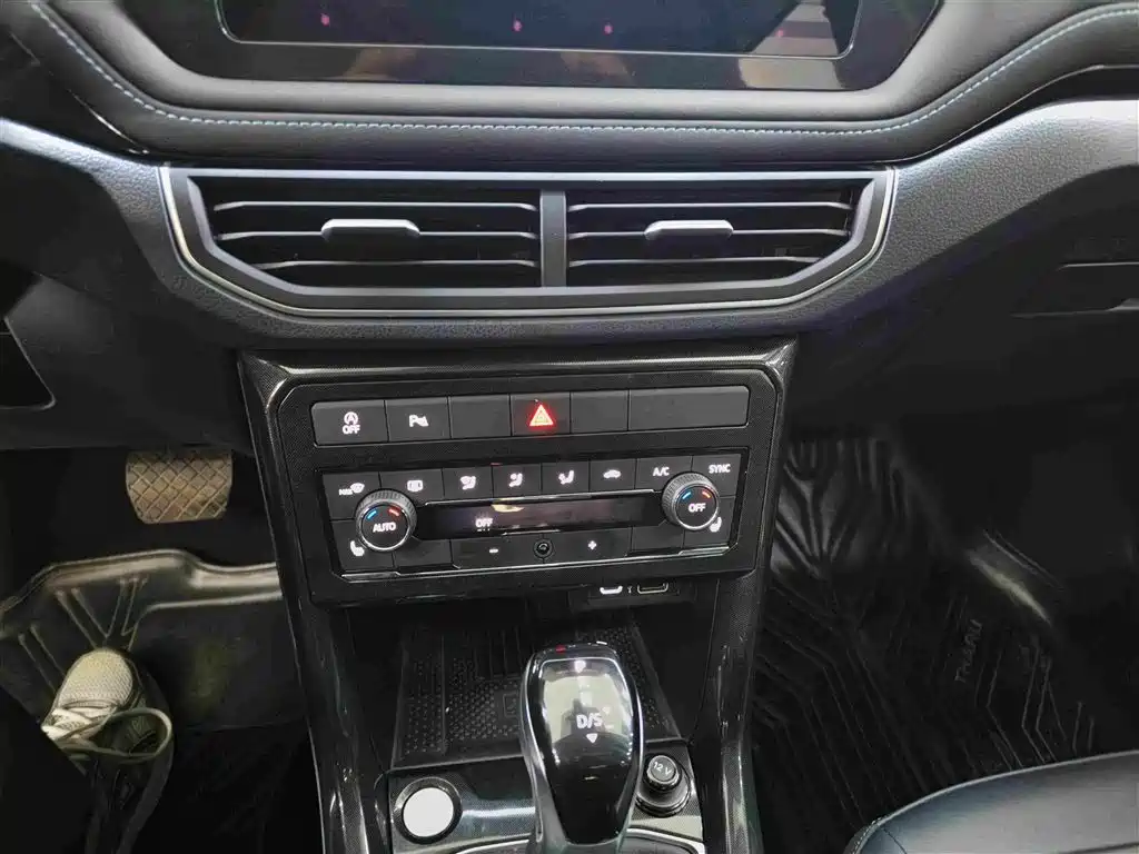 Volkswagen Tharu — миниатюра 8