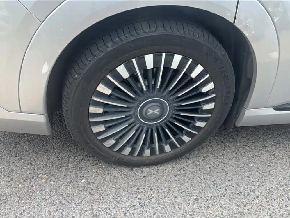 XPeng X9 — миниатюра 8