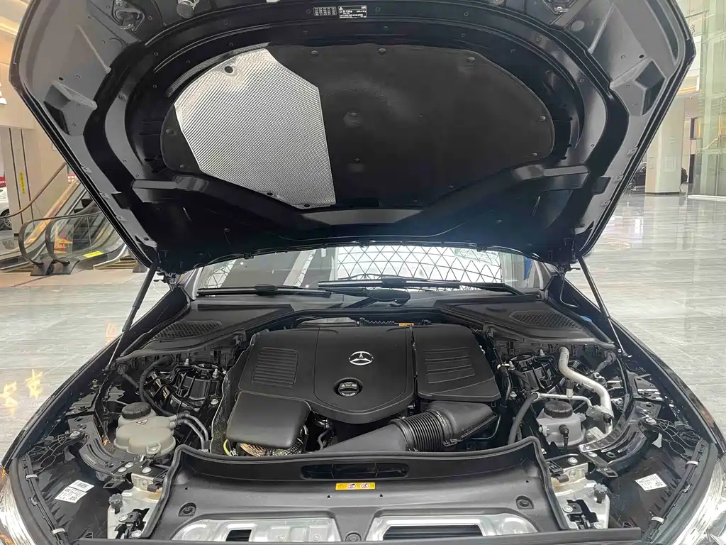 Mercedes-Benz E-Class — миниатюра 14