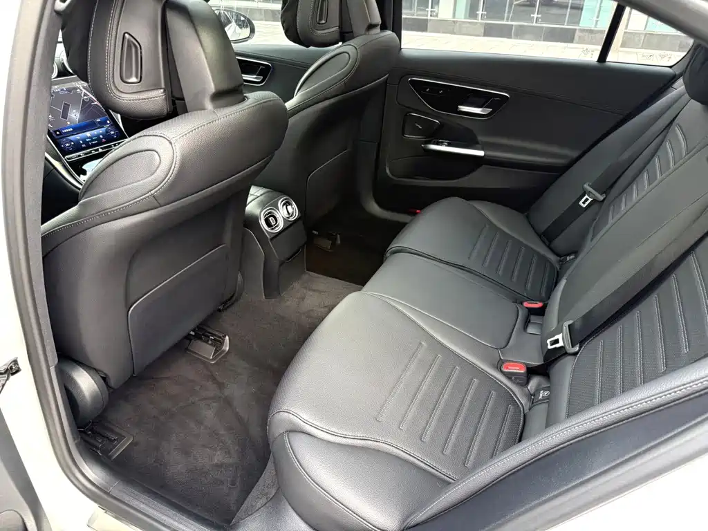 Mercedes-Benz C-Class — миниатюра 5