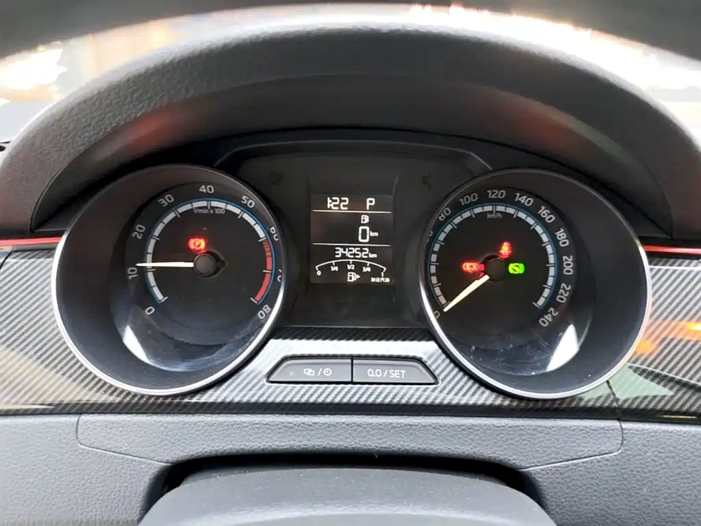 Skoda Rapid Spaceback — миниатюра 12