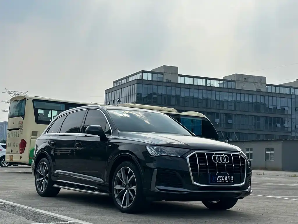 Audi Q7 2020 55 TFSI quattro S line Sport