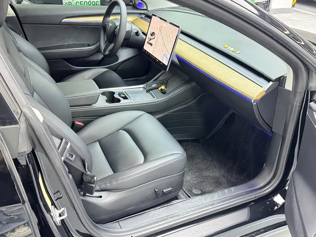 Tesla Model 3 — миниатюра 13
