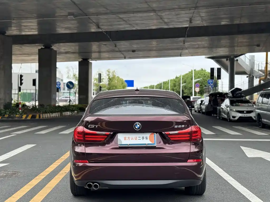 BMW 5 Series GT — миниатюра 5