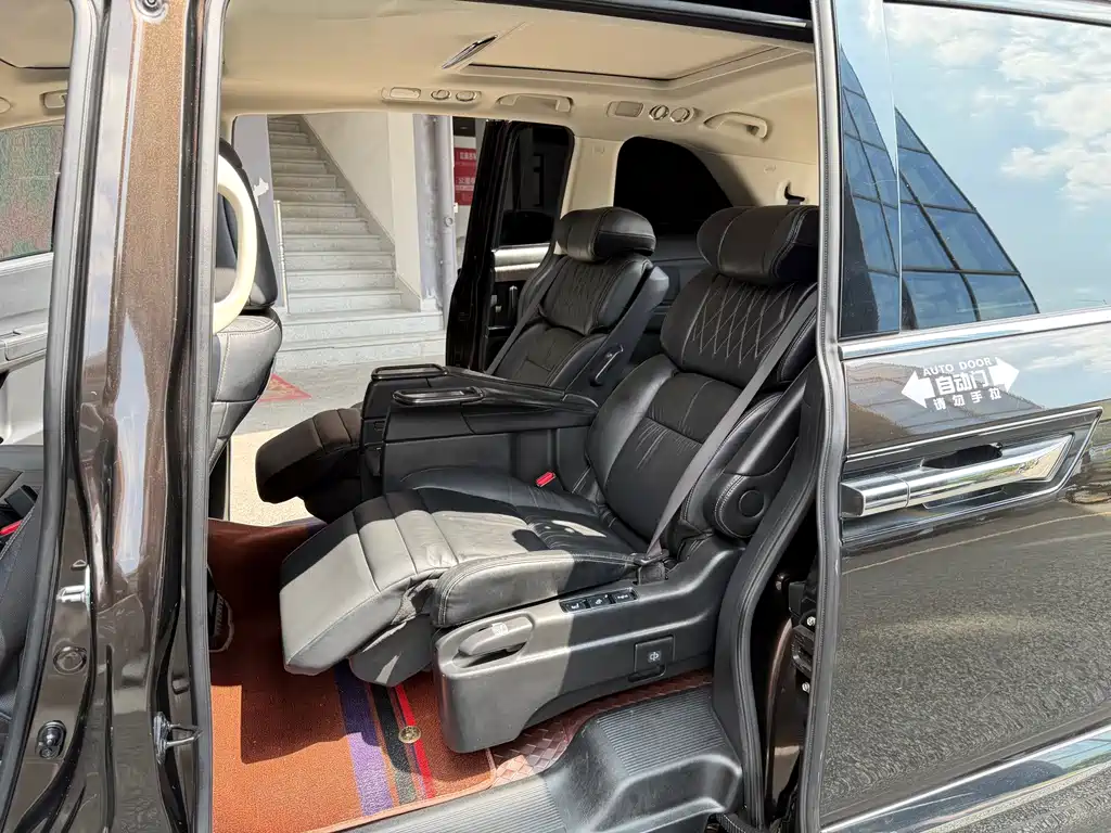 Honda Elysion — миниатюра 8