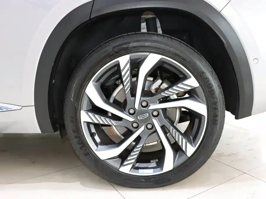 Geely Xingyue L — миниатюра 20
