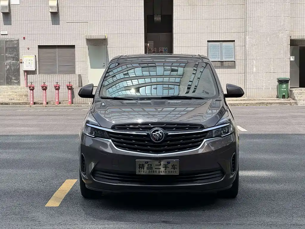 Buick GL8 — миниатюра 2