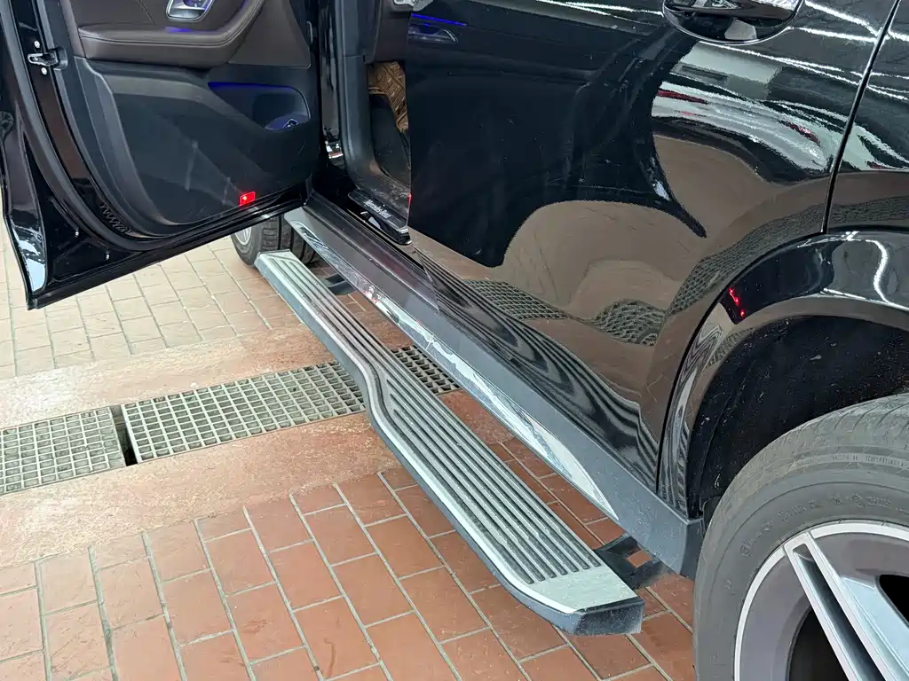 Mercedes-Benz GLS — миниатюра 17