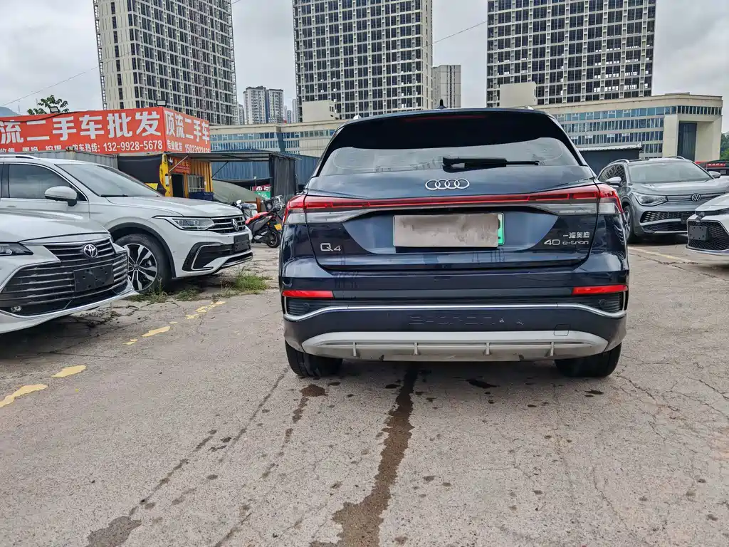 Audi Q4 e-tron — миниатюра 8