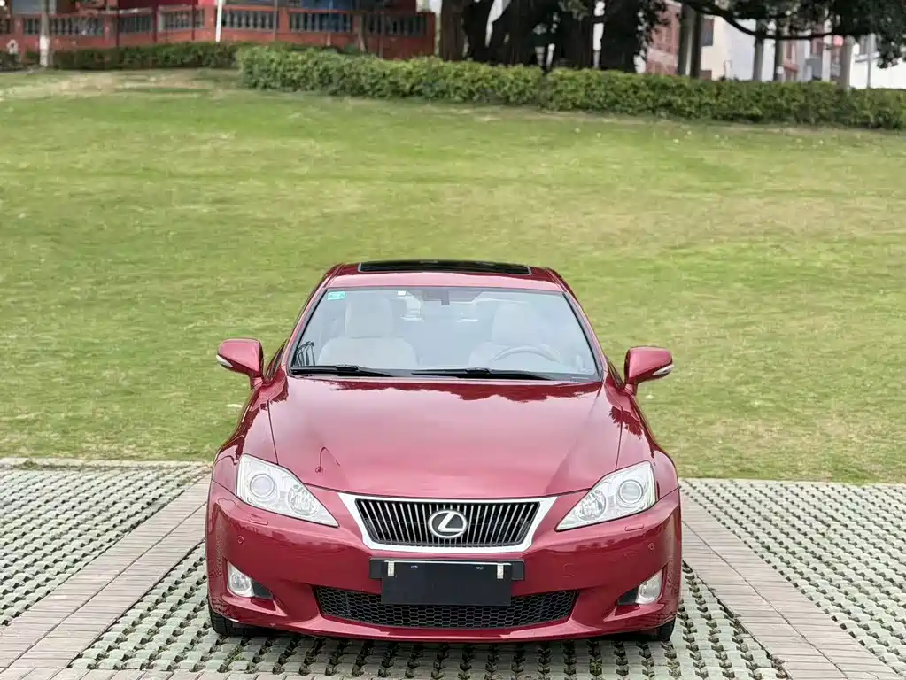 Lexus IS — миниатюра 2