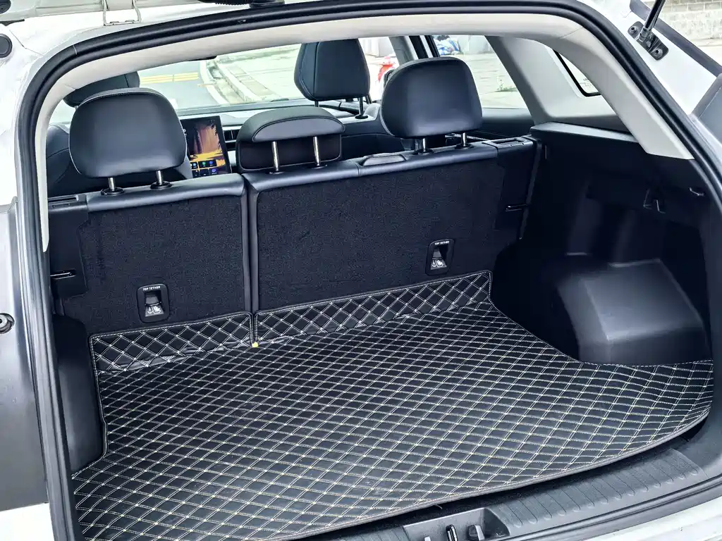 Geely Boyue L — миниатюра 16