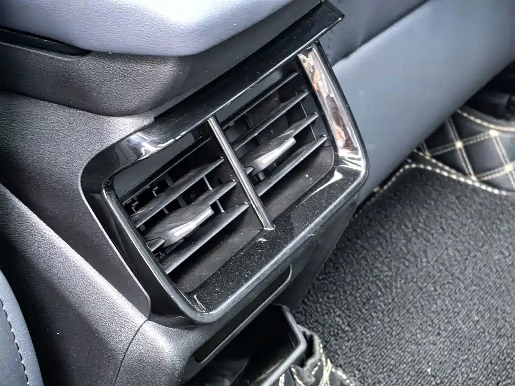 Geely Boyue L — миниатюра 25