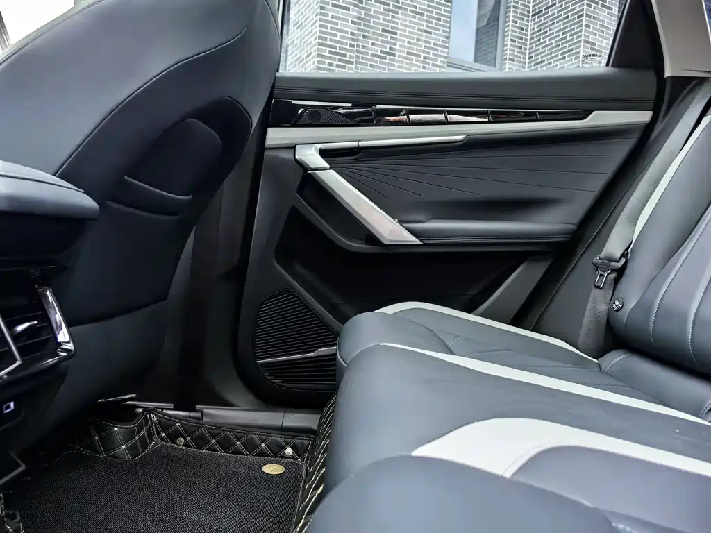 Geely Boyue L — миниатюра 24