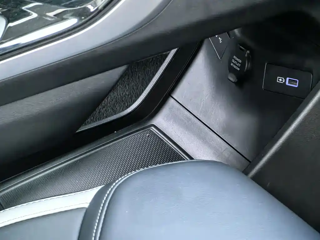 Geely Boyue L — миниатюра 35