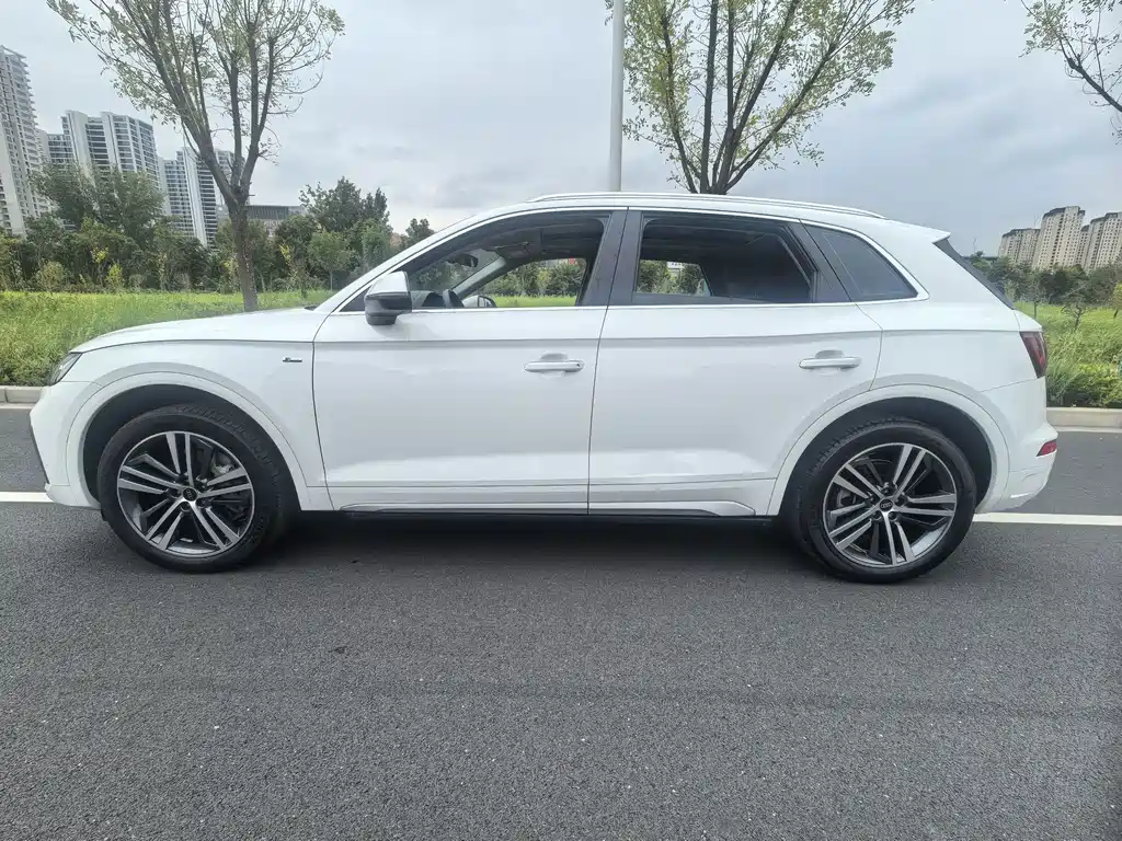Audi Q5L — миниатюра 12