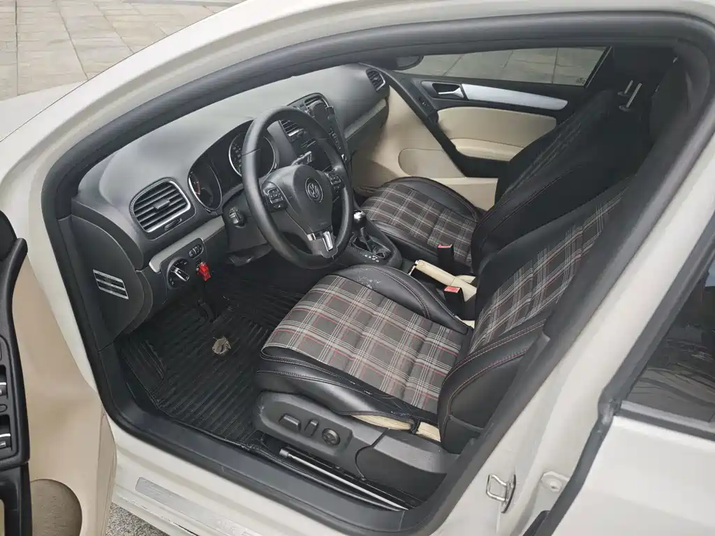 Volkswagen Golf — миниатюра 4