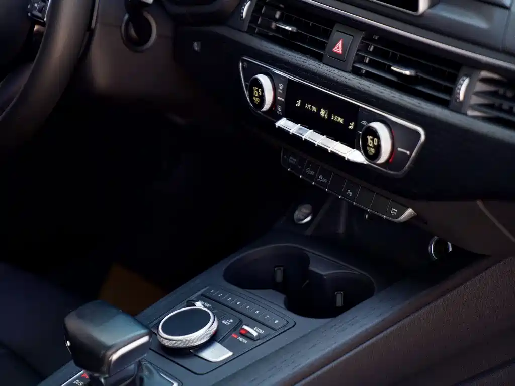Audi A4L — миниатюра 11