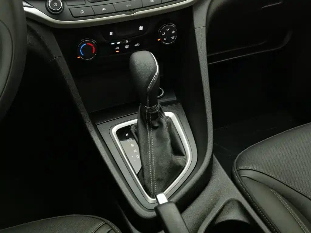 Buick Excelle — миниатюра 13