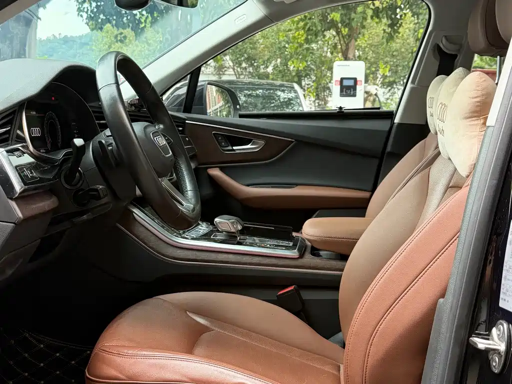Audi Q7 — миниатюра 4