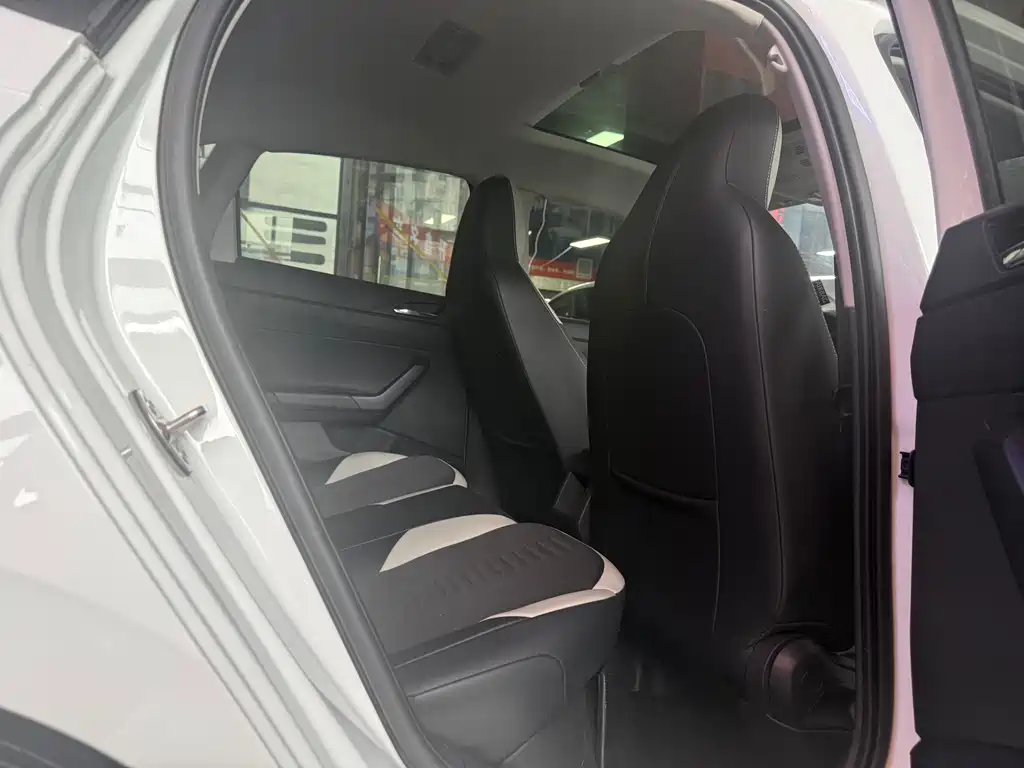 Volkswagen Polo — миниатюра 7