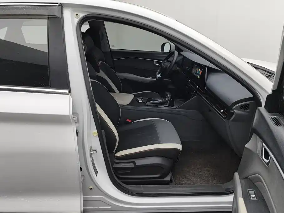 Baojun RC-6 — миниатюра 8