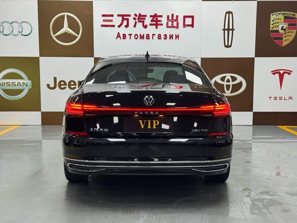 Volkswagen Passat 1.4 л 2023 г. Чёрный, пробег 28000 км