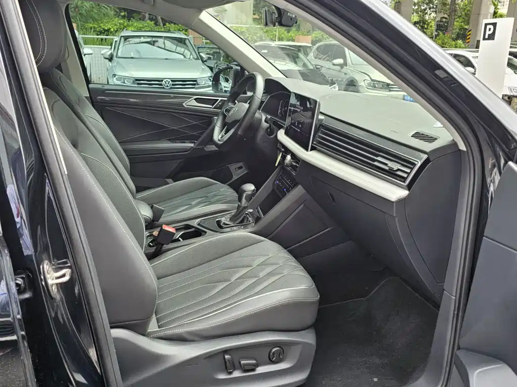 Volkswagen Tiguan L — миниатюра 22