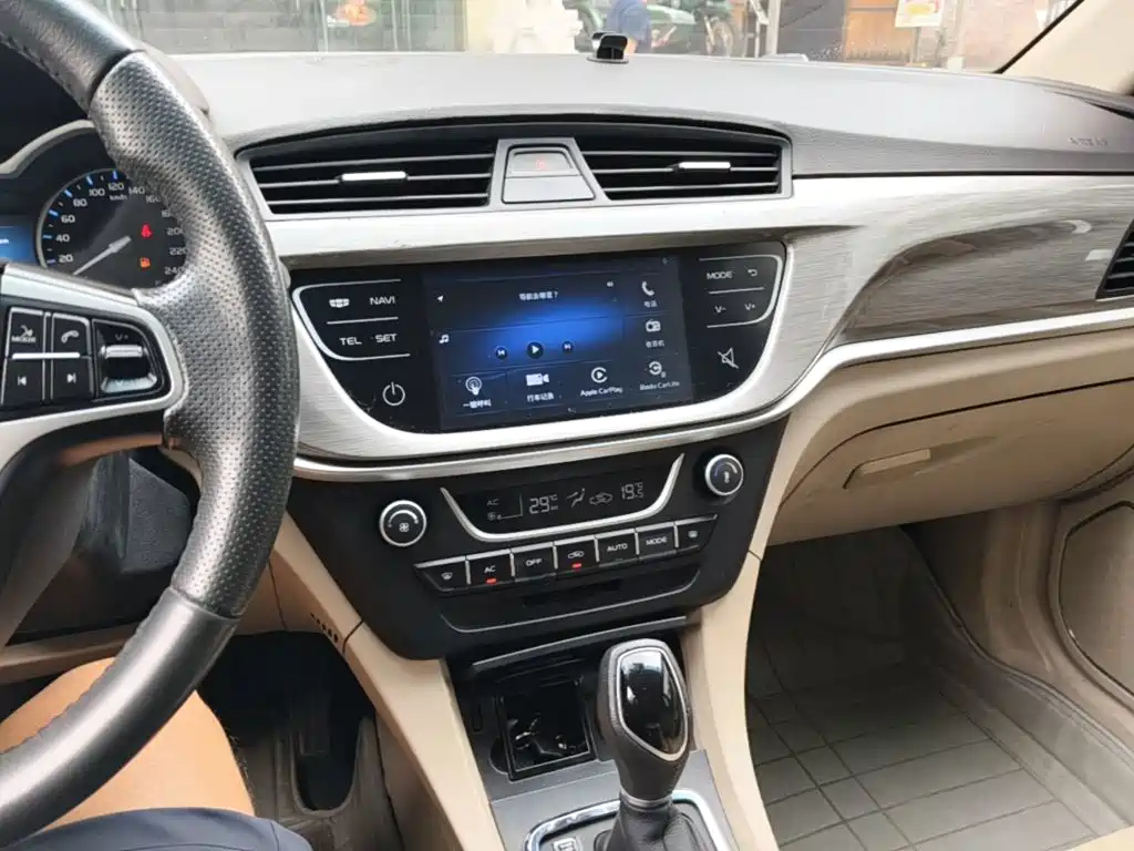 Geely Emgrand — миниатюра 13