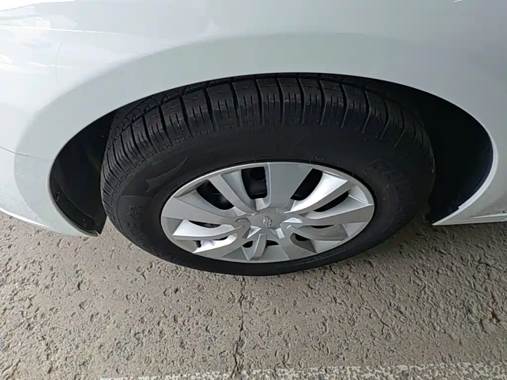 Chevrolet Cruze — миниатюра 23