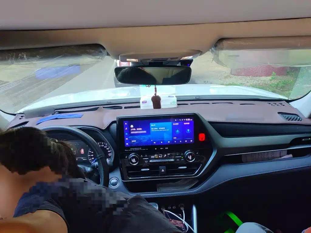 Toyota Highlander — миниатюра 13
