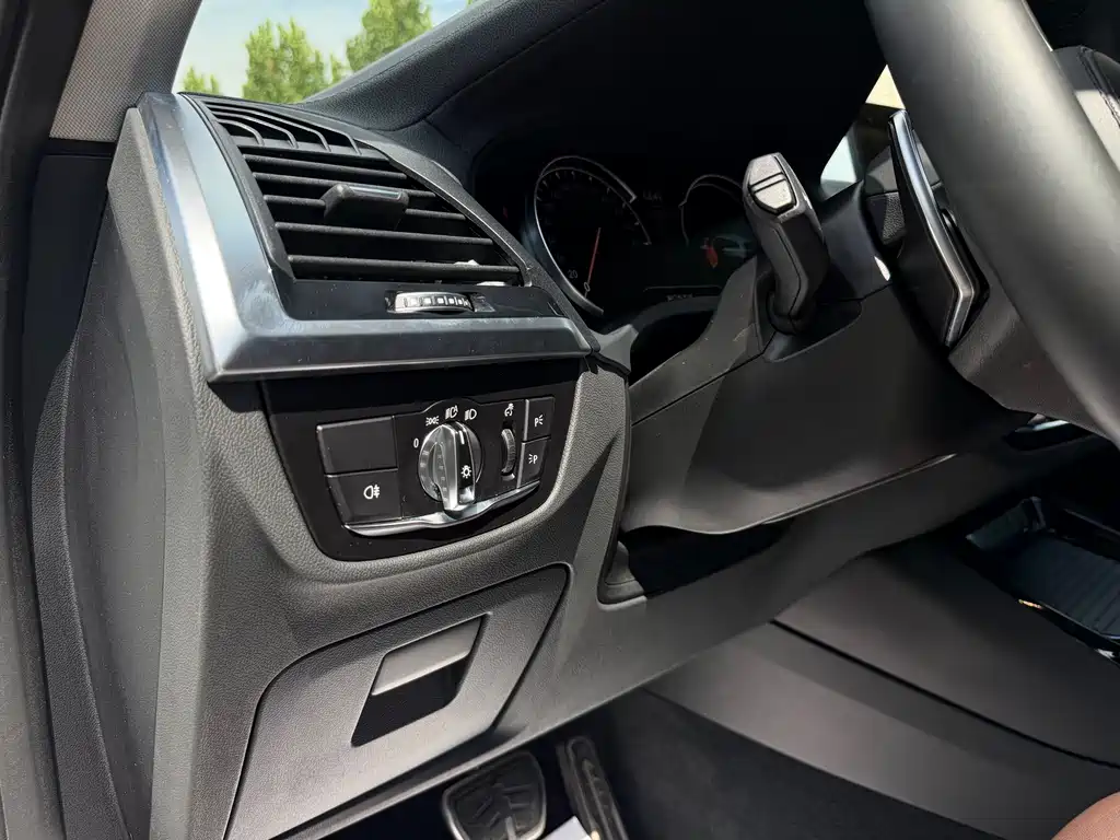 BMW X3 — миниатюра 18