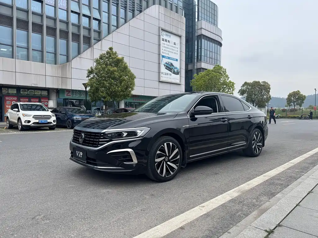Volkswagen Passat 2022