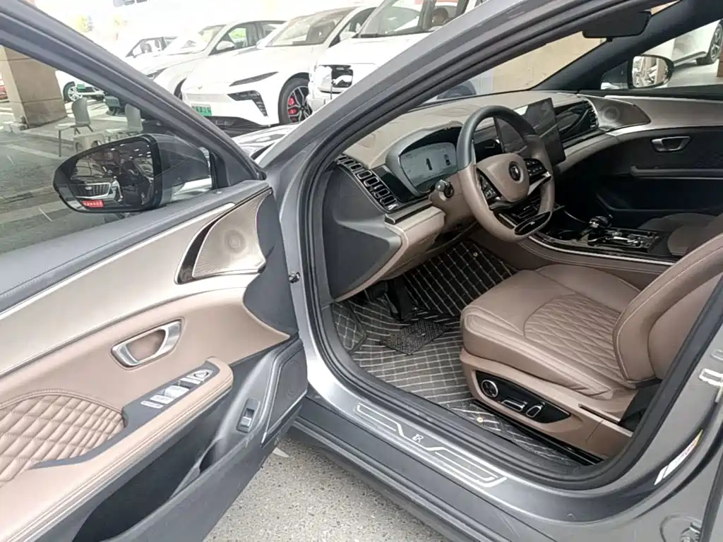 BYD Han — миниатюра 16