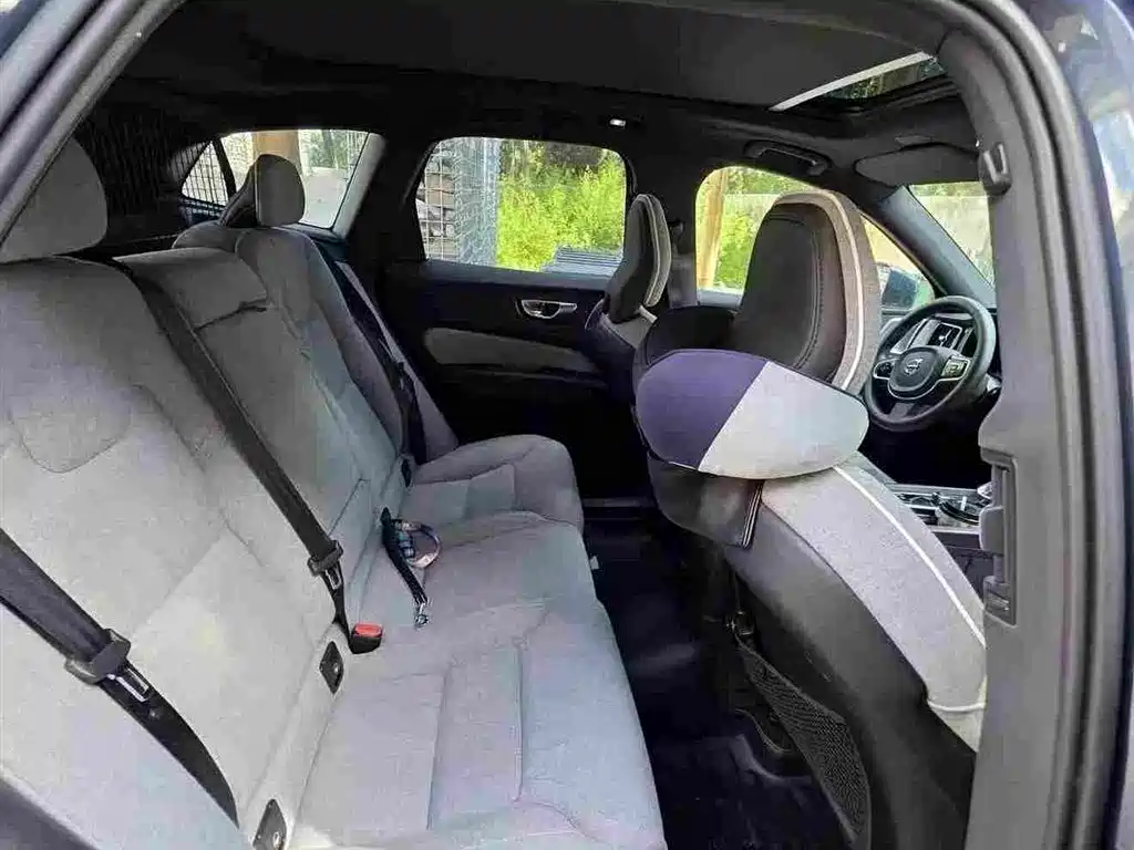 Volvo XC60 PHEV — миниатюра 7