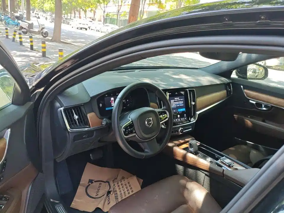 Volvo S90 — миниатюра 5