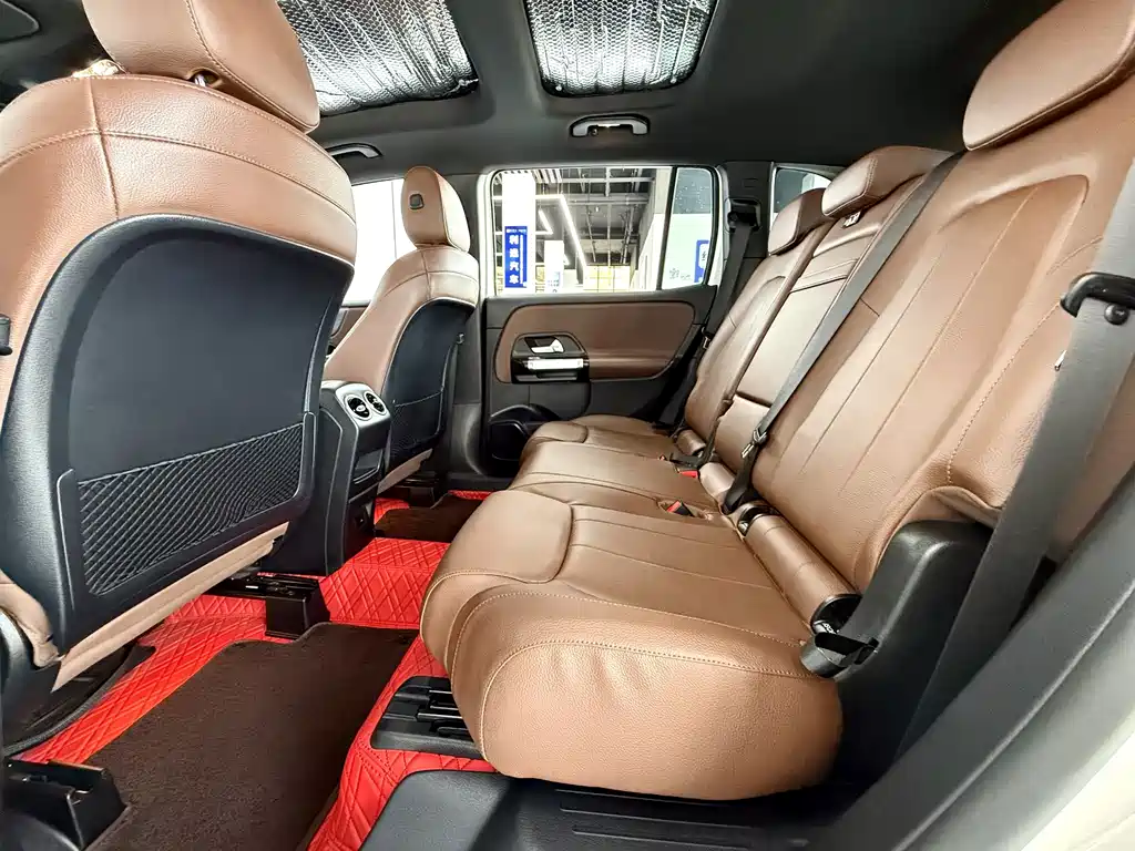 Mercedes-Benz GLB — миниатюра 10