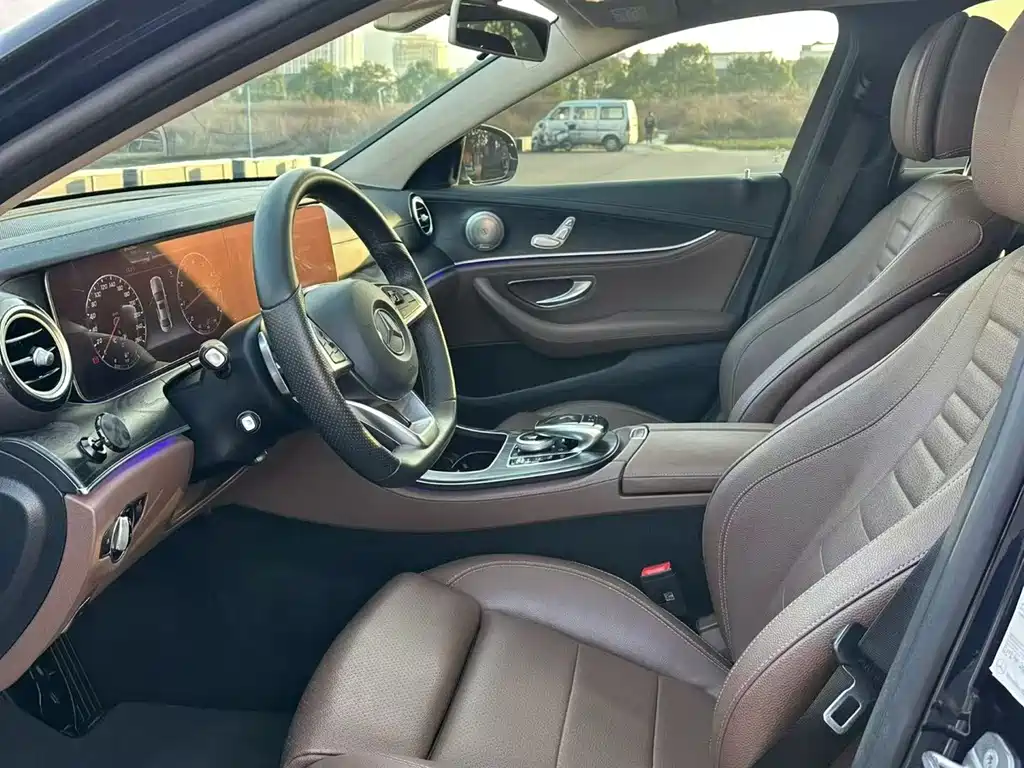 Mercedes-Benz E-Class — миниатюра 4