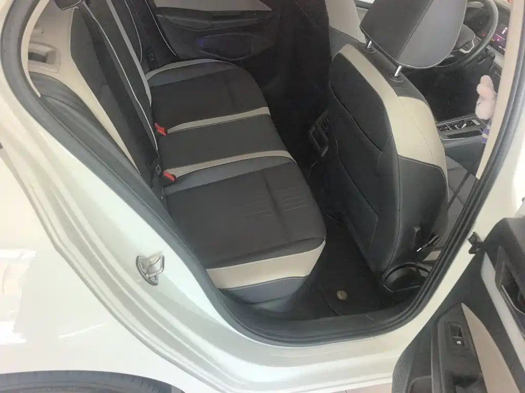 Volkswagen Golf — миниатюра 20