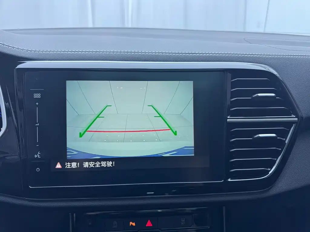 Jetta VS7 — миниатюра 10