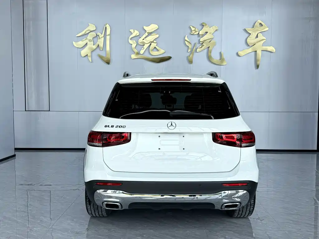 Mercedes-Benz GLB — миниатюра 12