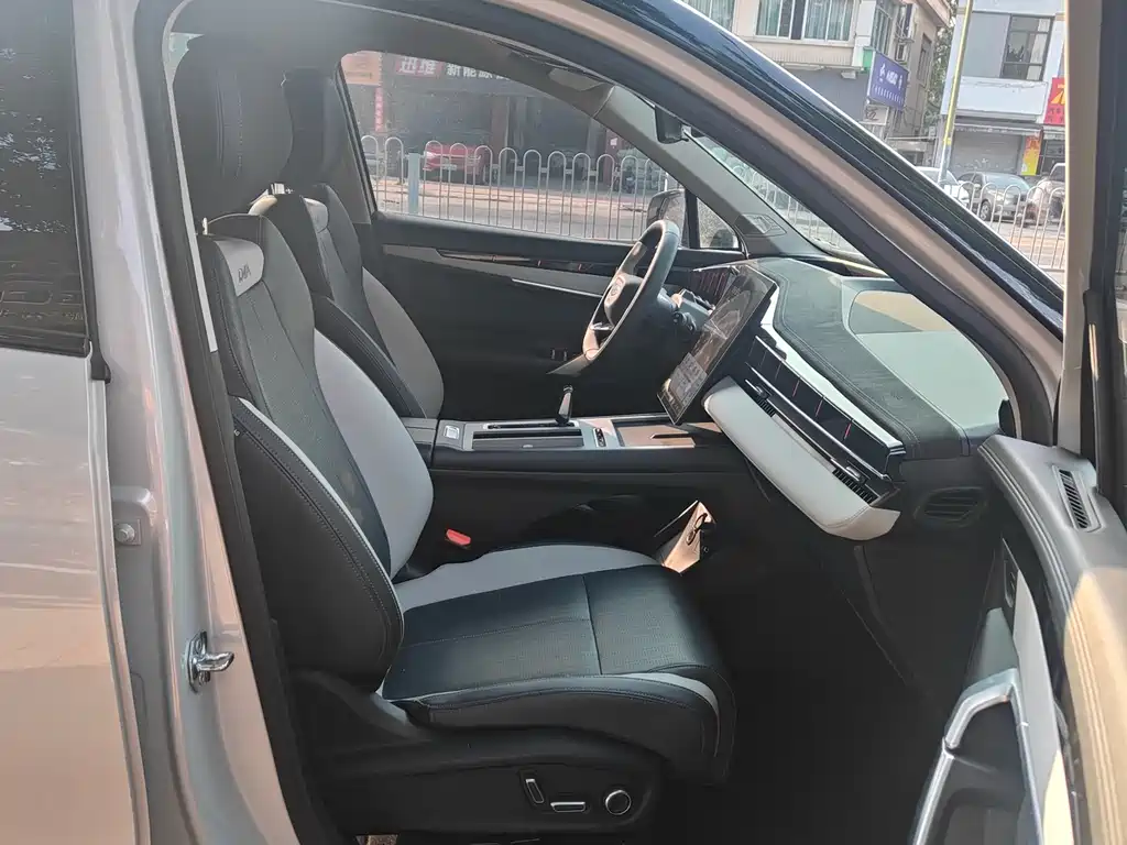 GEELY AUTOMOBILE BOYUE L