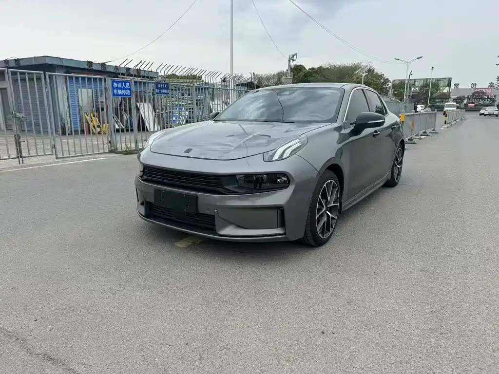 Купить Lynk & Co 03