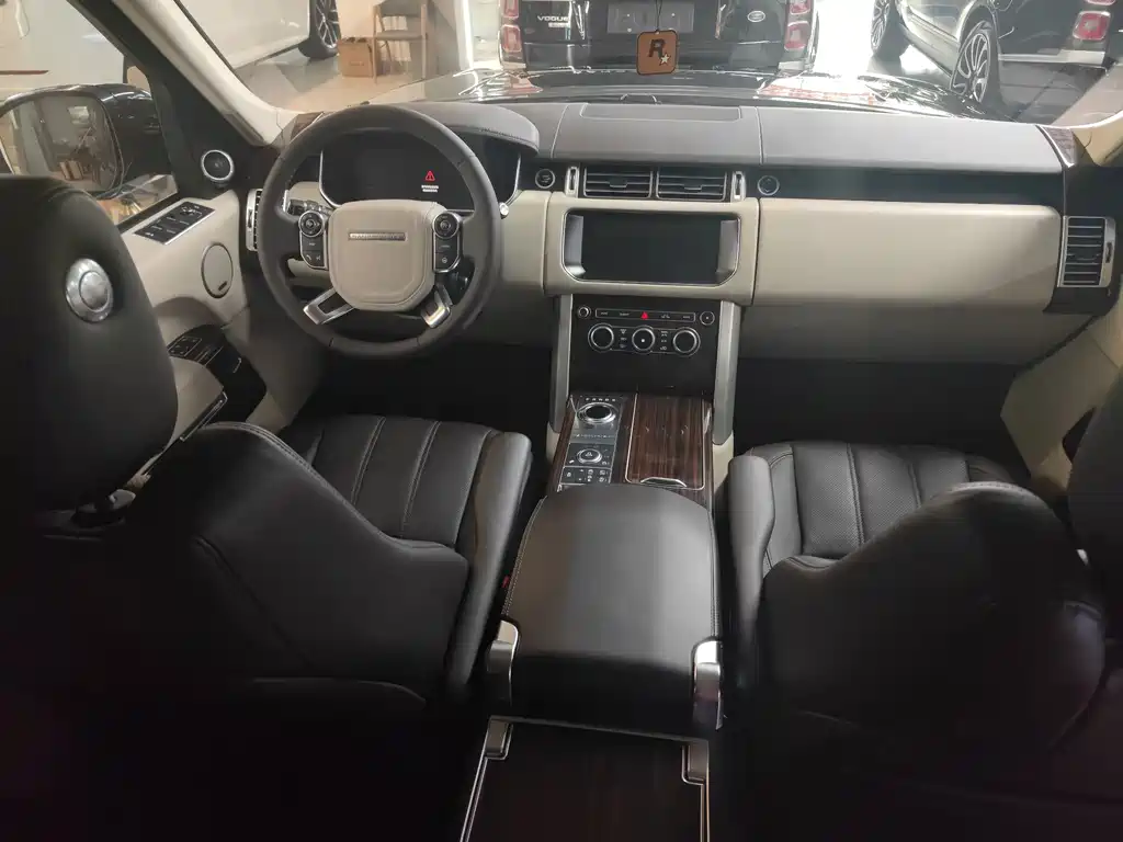 Land Rover Range Rover — миниатюра 10