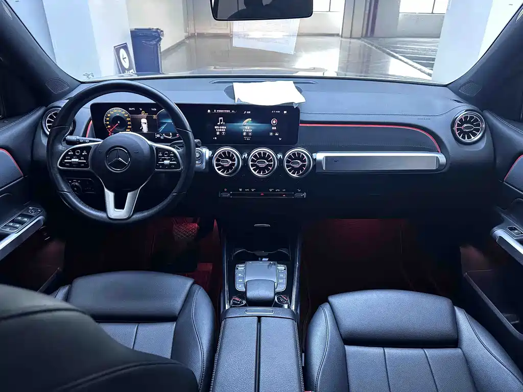 Mercedes-Benz GLB — миниатюра 17
