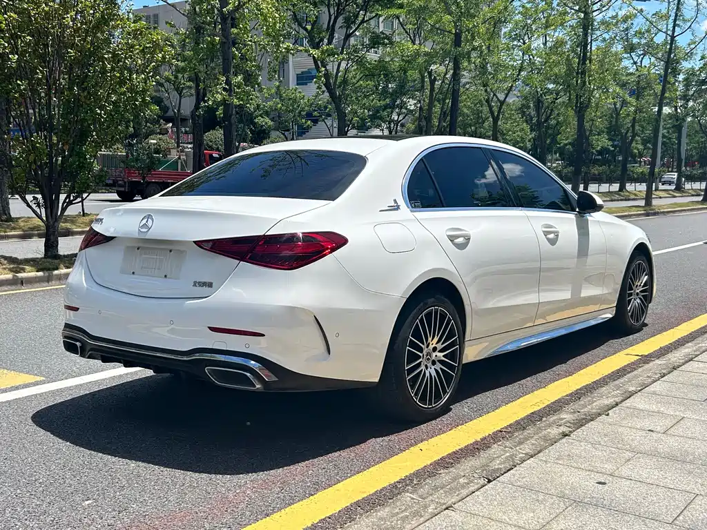 Mercedes-Benz C-Class — миниатюра 15